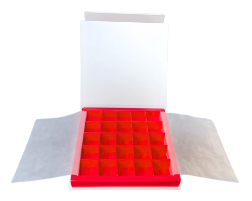 Flip flap box L166xW166xH19mm white strawberry